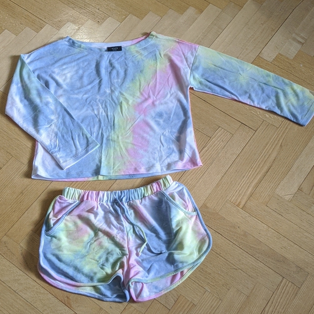 Two piece set